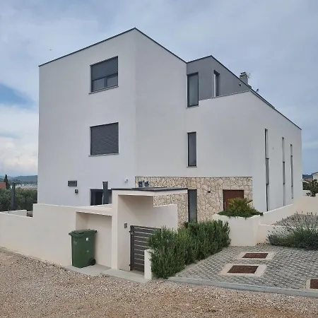 Bella Vista