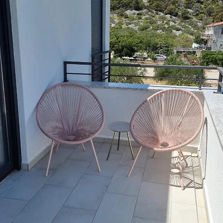 Bella Vista Apartment *