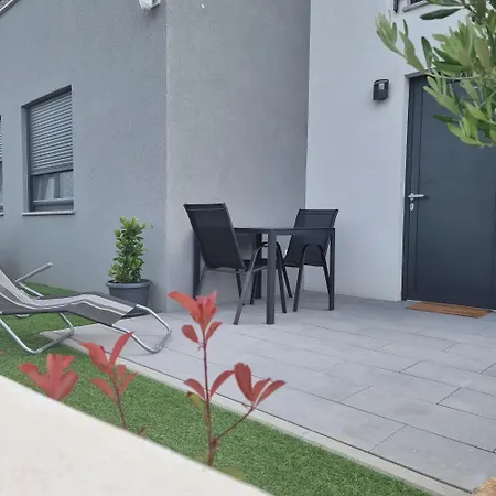 Bella Vista * Murter